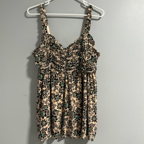 Beautiful Torrid tank with ruching on chest - Picture 1 of 7